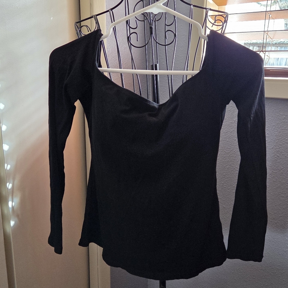 NWT Off-Shoulder Long Sleeve Ribbed Top - Black - Picture 3 of 5